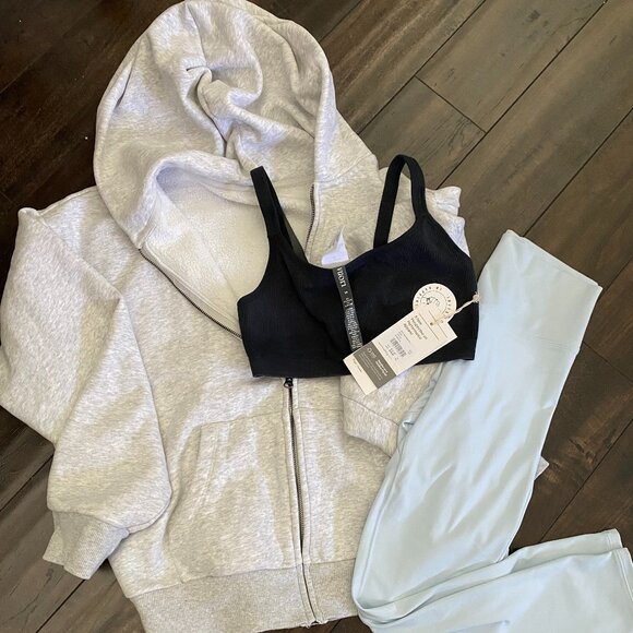 Vuori 3-Piece Bundle $195 - Picture 1 of 1